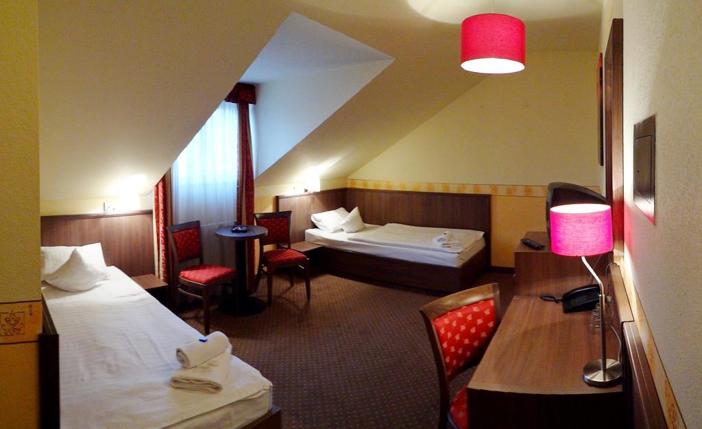 Hotel Ostruvek Прага Екстер'єр фото