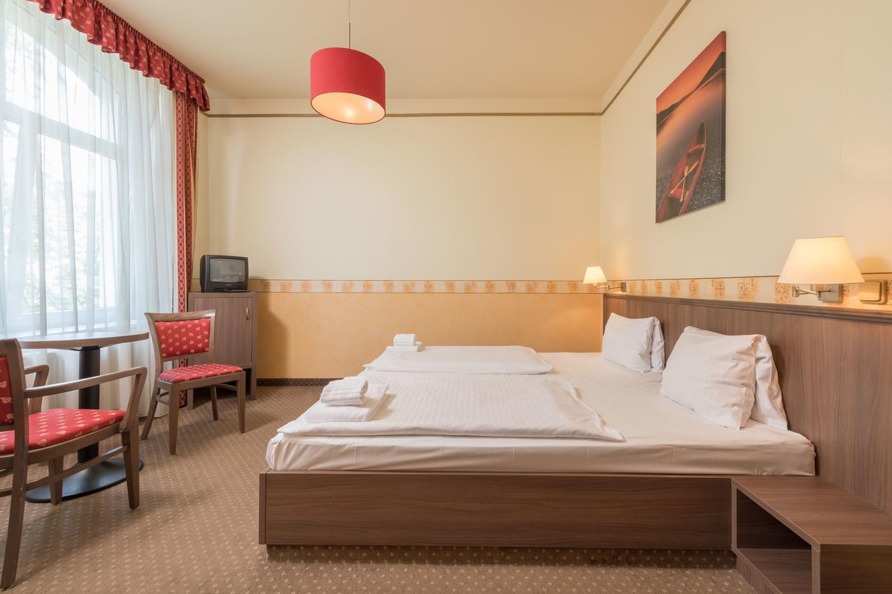 Hotel Ostruvek Прага Екстер'єр фото