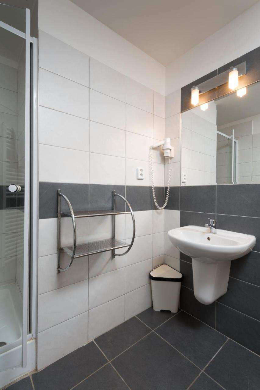 Hotel Ostruvek Прага Екстер'єр фото
