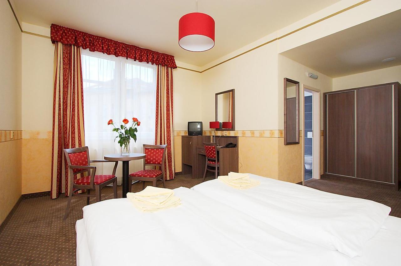 Hotel Ostruvek Прага Екстер'єр фото