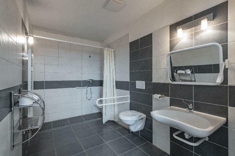 Hotel Ostruvek Прага Екстер'єр фото